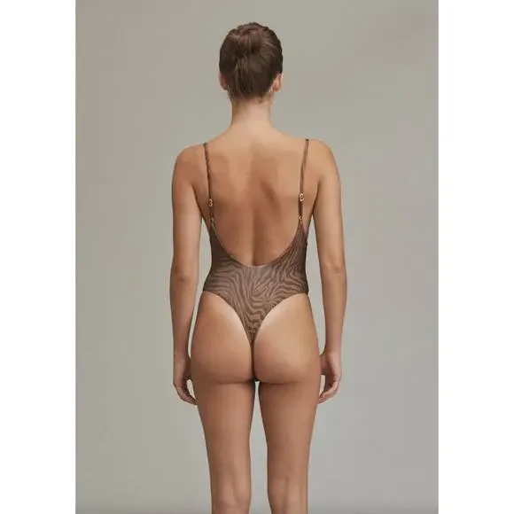 Acacia Bodywear Tavira Lining Bodysuit - Neutral Mares - V-Neck - Minimal Cut - Picture 6 of 10
